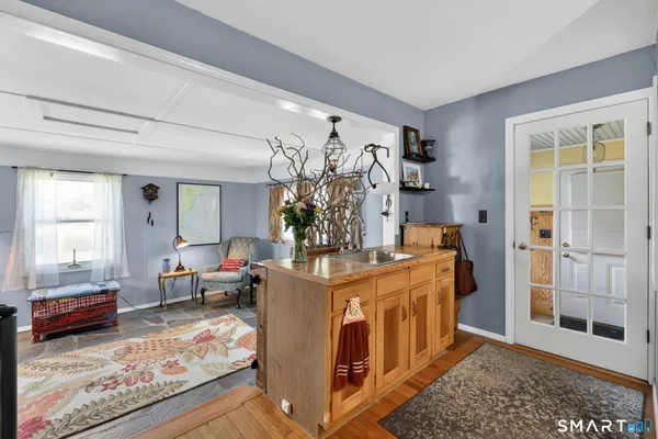 $579,900 | 1732 Main Street, Glastonbury, CT 06033