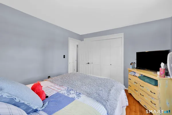 $579,900 | 1732 Main Street, Glastonbury, CT 06033