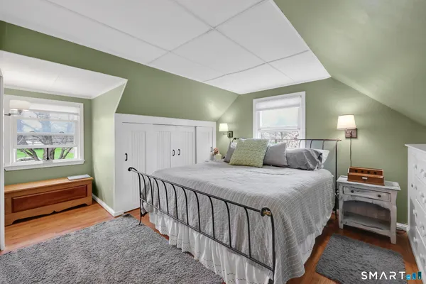 $579,900 | 1732 Main Street, Glastonbury, CT 06033