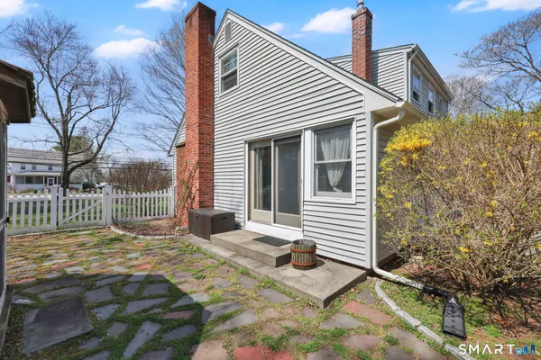 $579,900 | 1732 Main Street, Glastonbury, CT 06033