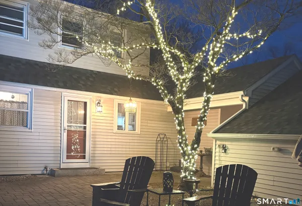 $579,900 | 1732 Main Street, Glastonbury, CT 06033