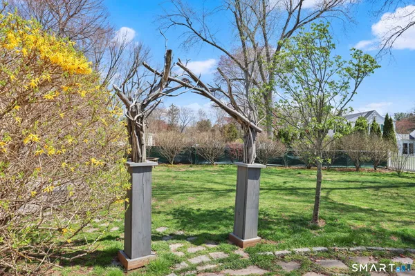 $579,900 | 1732 Main Street, Glastonbury, CT 06033