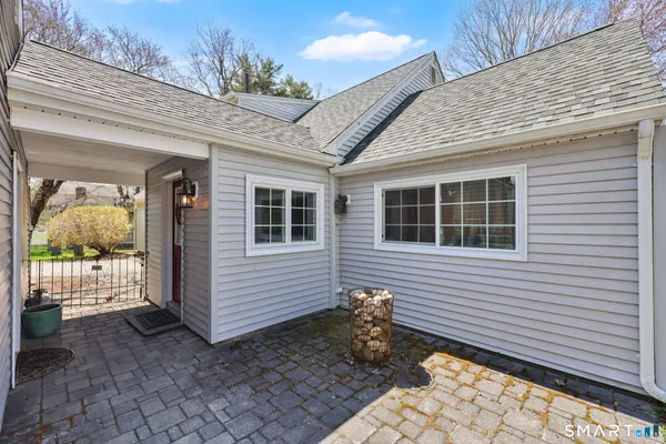 $579,900 | 1732 Main Street, Glastonbury, CT 06033