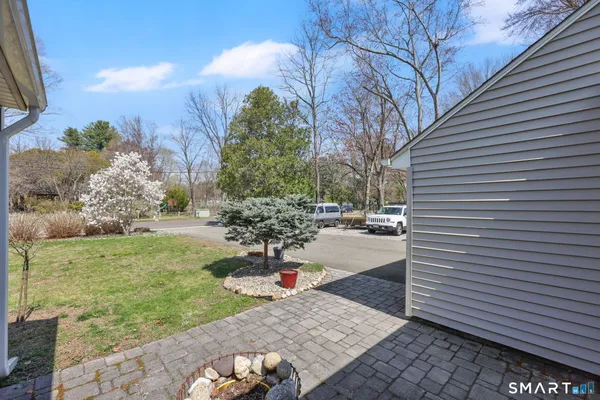 $579,900 | 1732 Main Street, Glastonbury, CT 06033