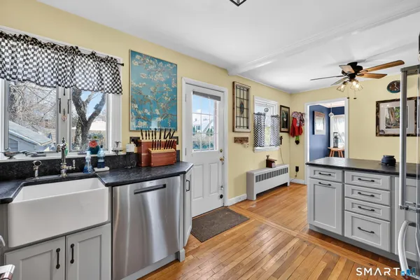 $579,900 | 1732 Main Street, Glastonbury, CT 06033