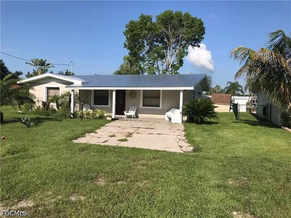 $1,800 | 2143 West Tobago Circle, Fort Myers, FL 33905