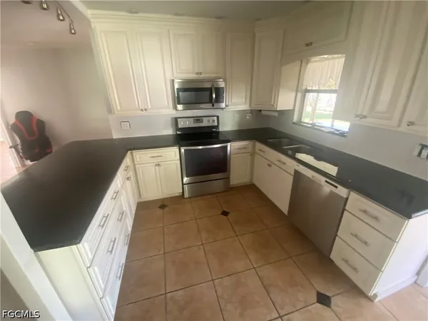 $1,800 | 2143 West Tobago Circle, Fort Myers, FL 33905