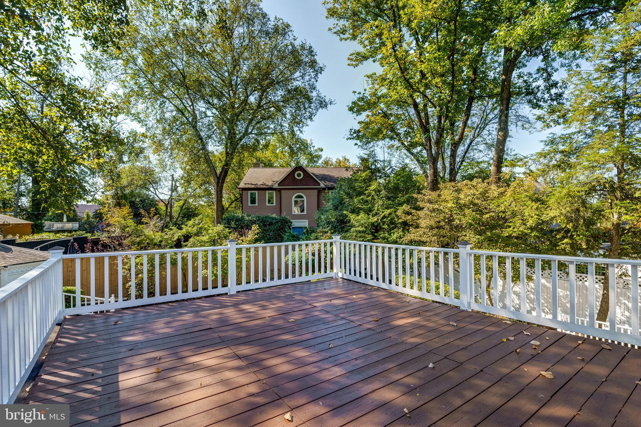 4708 Reservoir Road Northwest Washington, DC 20007 - Photo 15 of 88 Upper level terrace