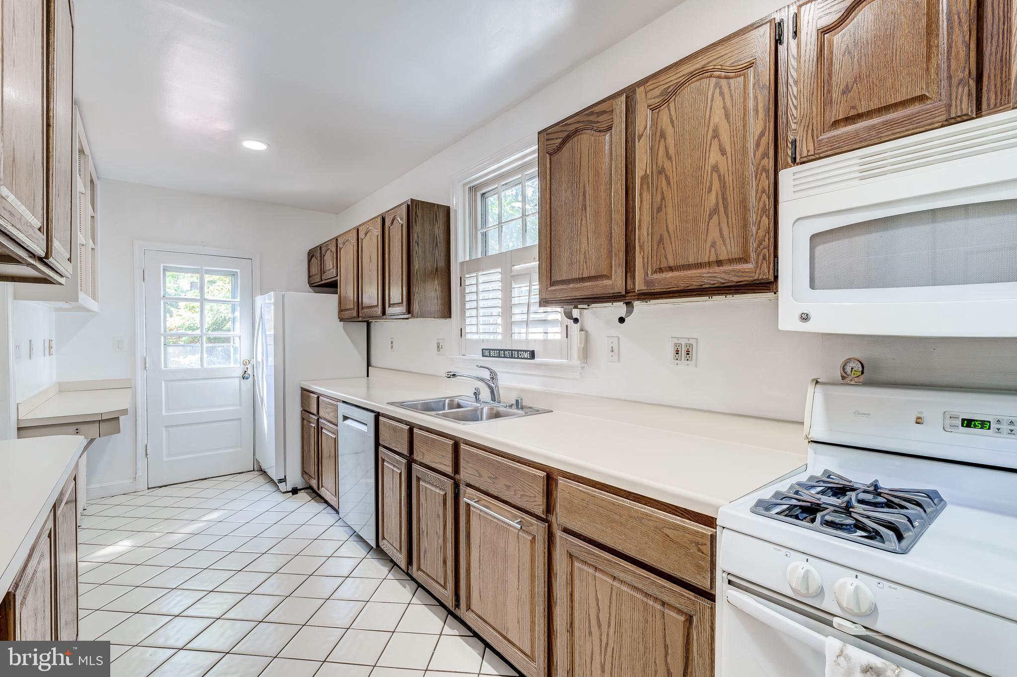 4708 Reservoir Road Northwest Washington, DC 20007 - Photo 34 of 88 Kitchen view
