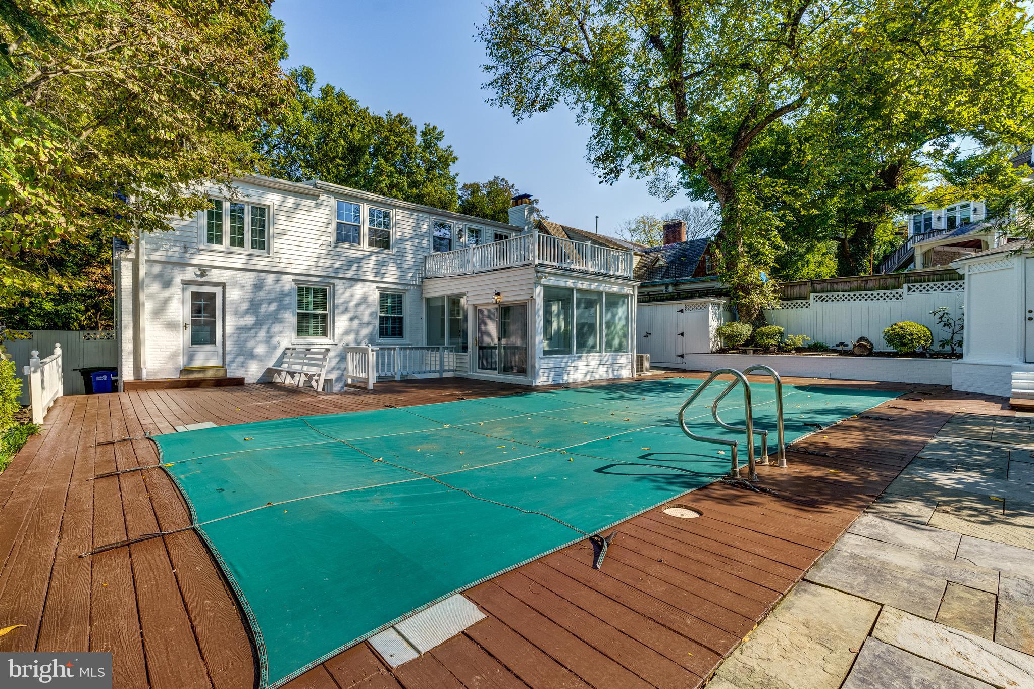4708 Reservoir Road Northwest Washington, DC 20007 - Photo 5 of 88 Summer paradise!