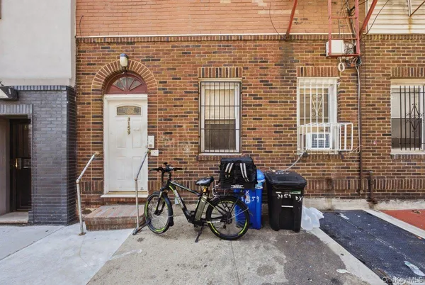 $1,195,000 | 3159 Villa Avenue | Bedford Park