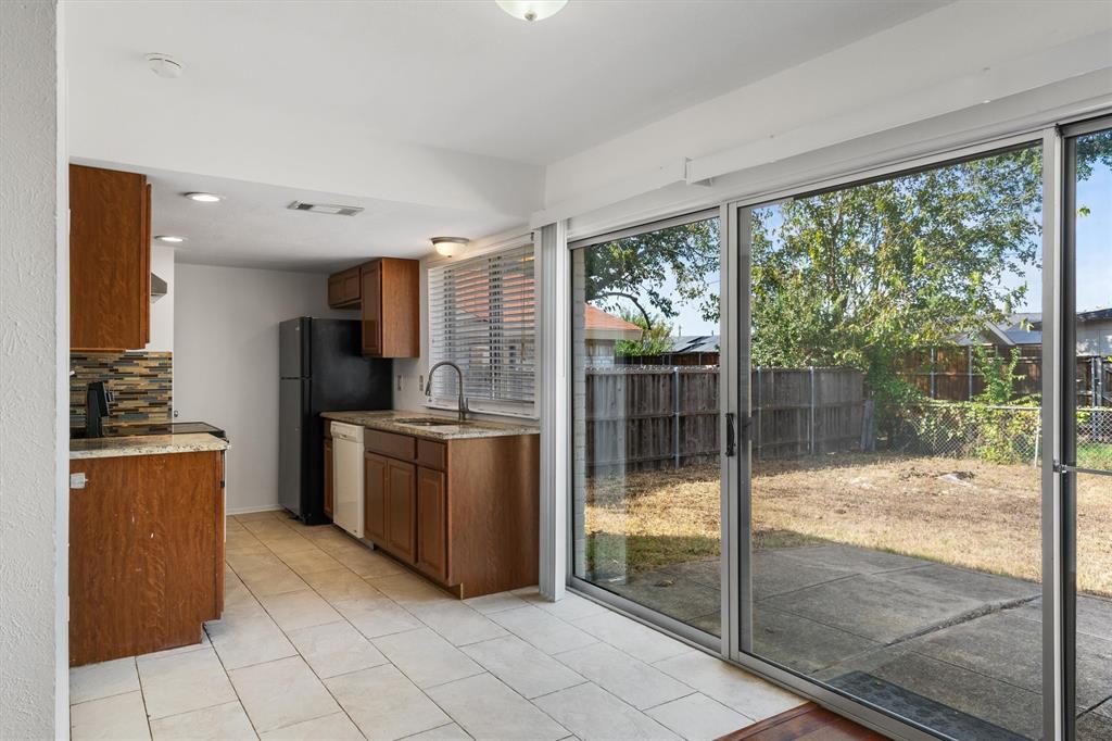 8528 Santa Rosa Drive Frisco, TX 75033 - Photo 8 of 36