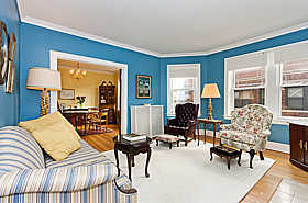 534 Sheridan Road, Unit 3A Evanston, IL 60202 - Photo 3 of 10 a living room filled with furniture and a large window