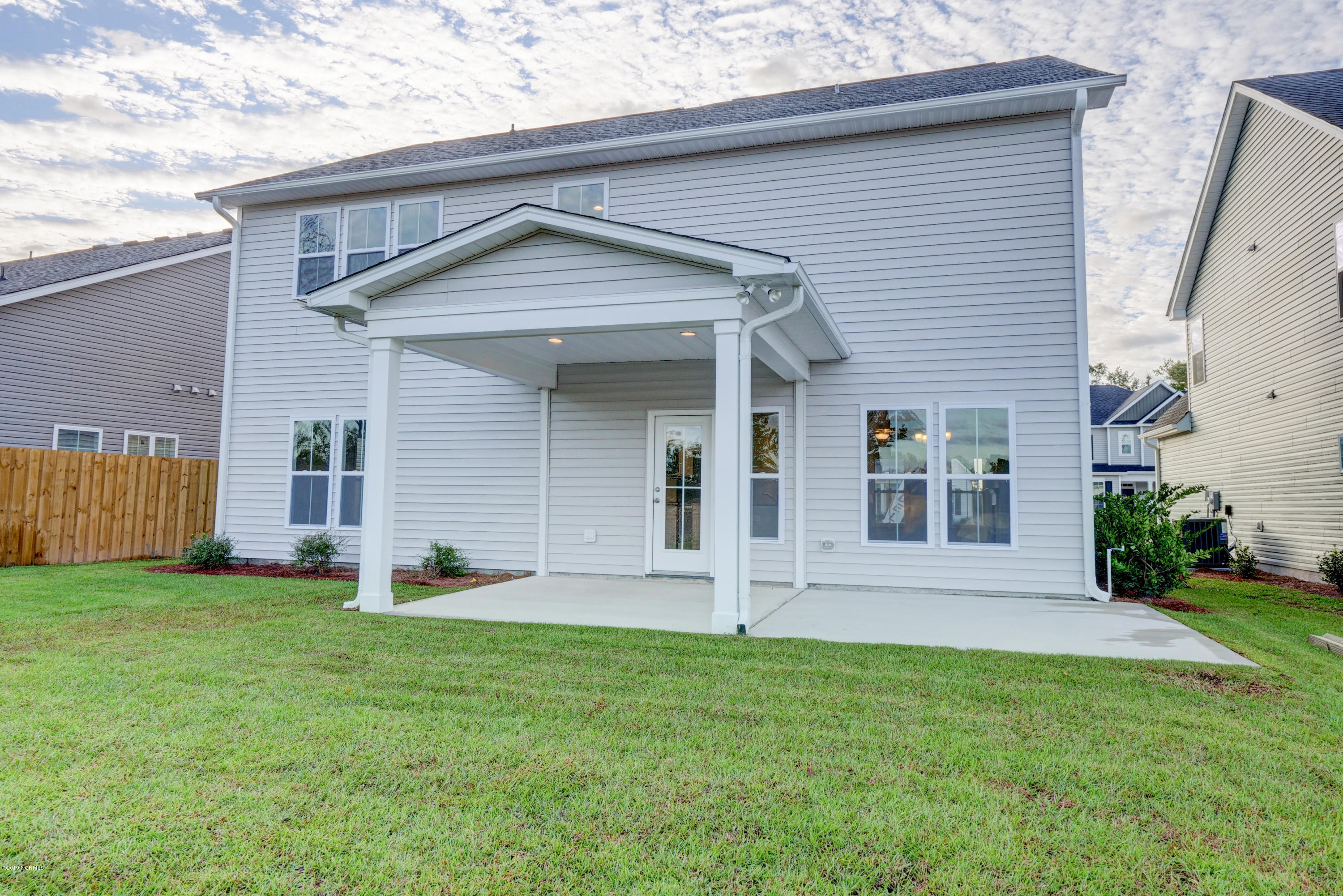 77 Violetear Ridge, Unit LOT #64 Hampstead, NC 28443 - Photo 3 of 33 P3055371_2_3_4_5_6_7
