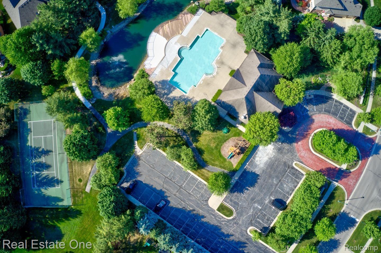 1112 Waycroft Court Rochester, MI 48307 - Photo 54 of 63 DJI_0586_7_8-Edit.jpg