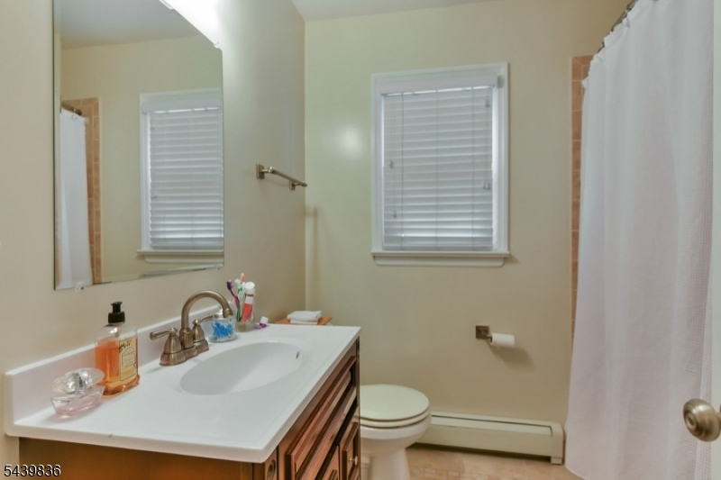 42 Walnut Street Montclair, NJ 07042 - Photo 8 of 10