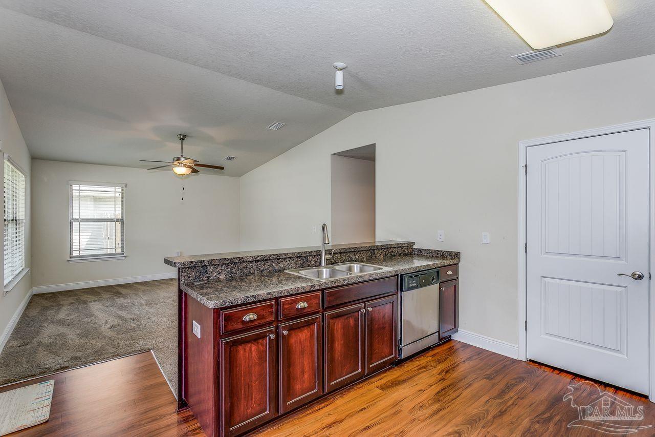 5143 Carmell Ridge Circle Milton, FL 32570 - Photo 11 of 28