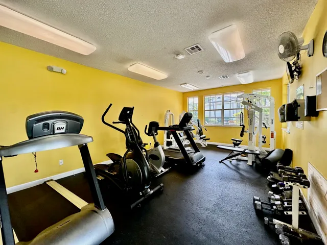 a view of a yard in front of the house