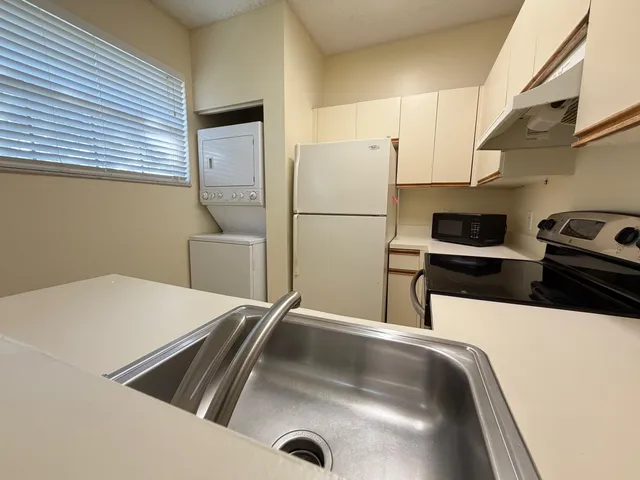 $2,200 | 660 Cypress Club Way, Unit C, Deerfield Beach, FL 33064