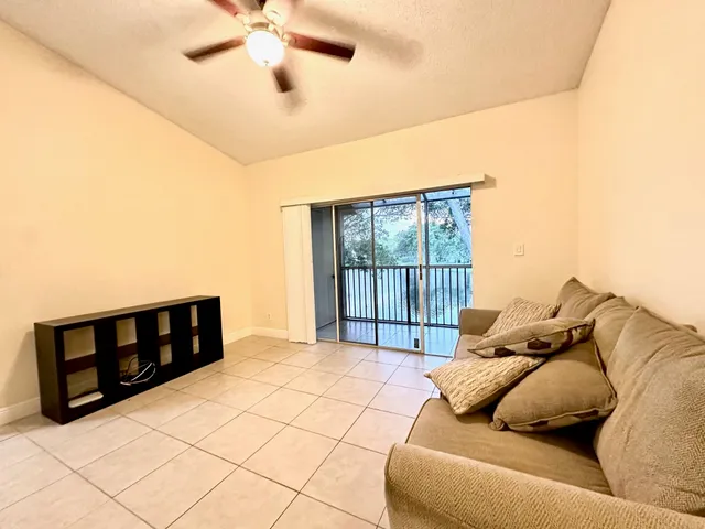 $2,200 | 660 Cypress Club Way, Unit C, Deerfield Beach, FL 33064
