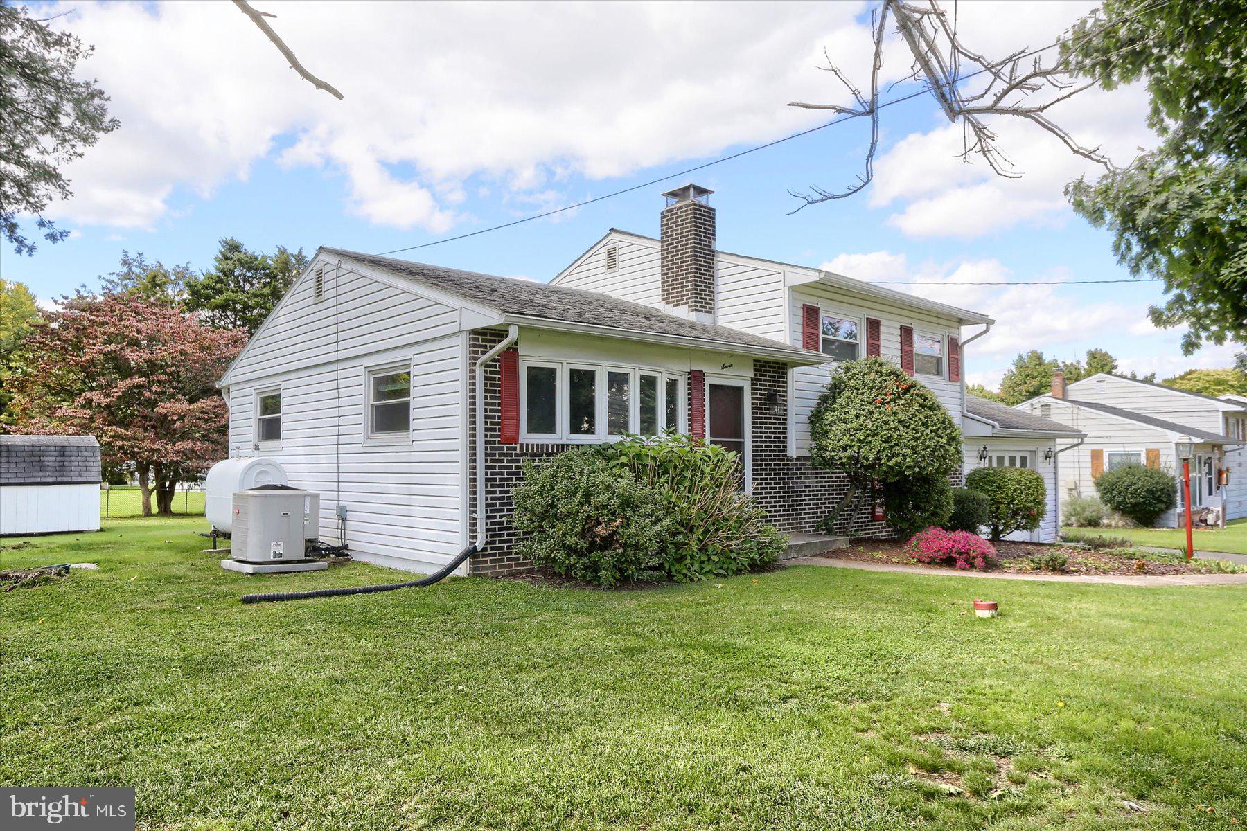 7 Silver Spring Road Mechanicsburg, PA 17050 - Photo 4 of 34 Gallery Image 4