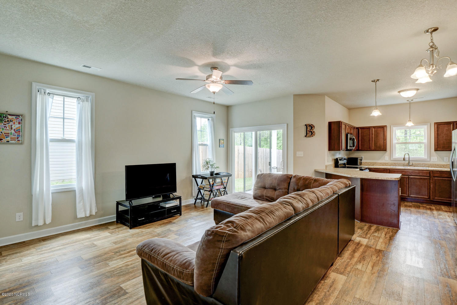 389 Frisco Way Holly Ridge, NC 28445 - Photo 5 of 26 389 Frisco Way Holly Ridge NC-large-005-