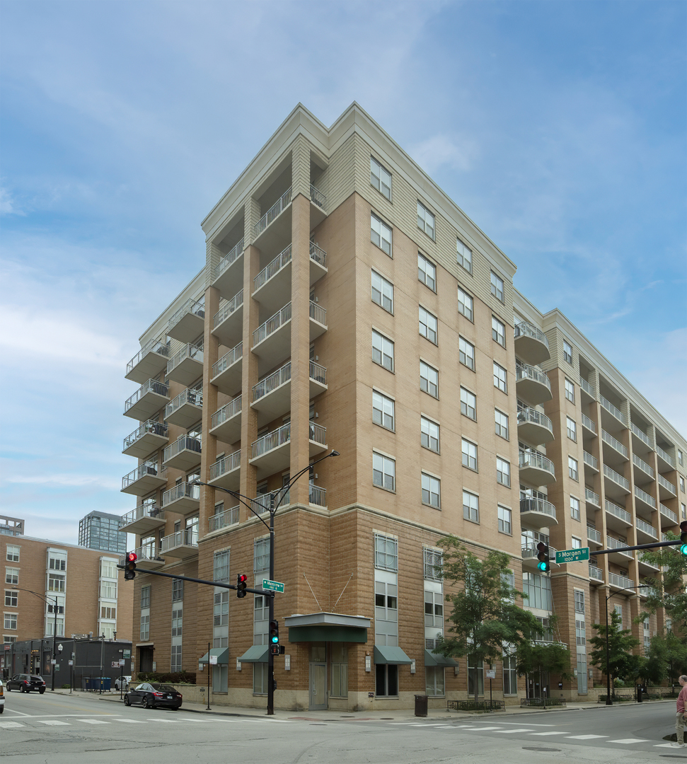 950 West Monroe Street, Unit 402 Chicago, IL 60607 - Photo 2 of 33