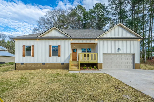 $299,900 | 206 Wheeler Avenue, Chickamauga, GA 30707