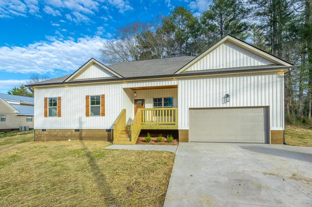 $299,900 | 206 Wheeler Avenue, Chickamauga, GA 30707