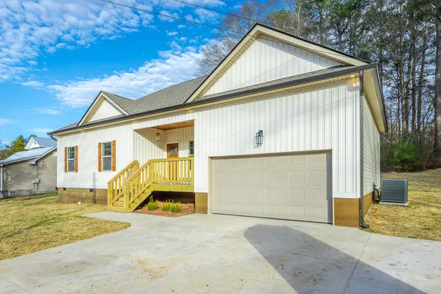 $299,900 | 206 Wheeler Avenue, Chickamauga, GA 30707