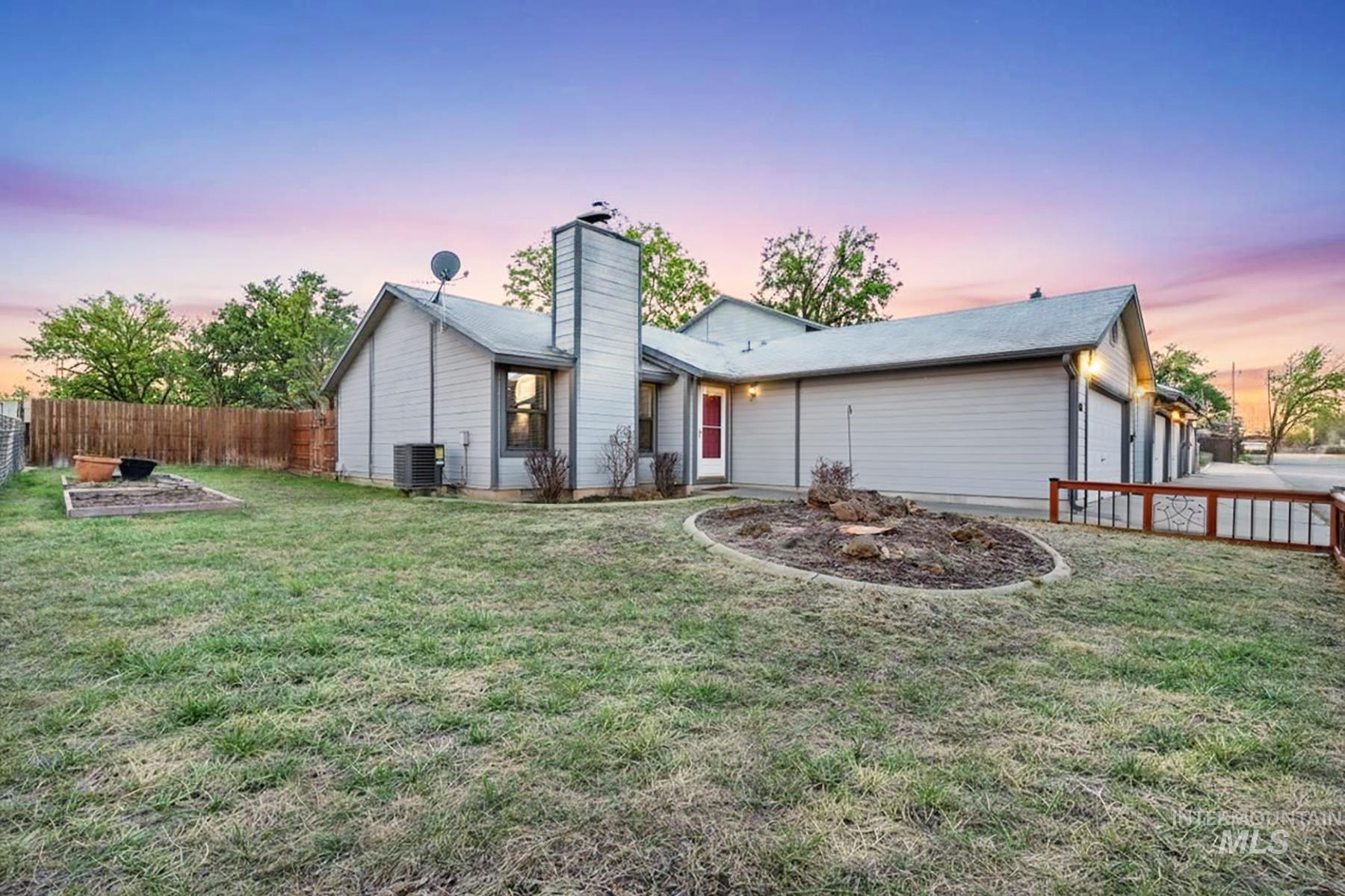 488 North Chambers Place Boise, ID 83706 - Photo 3 of 36