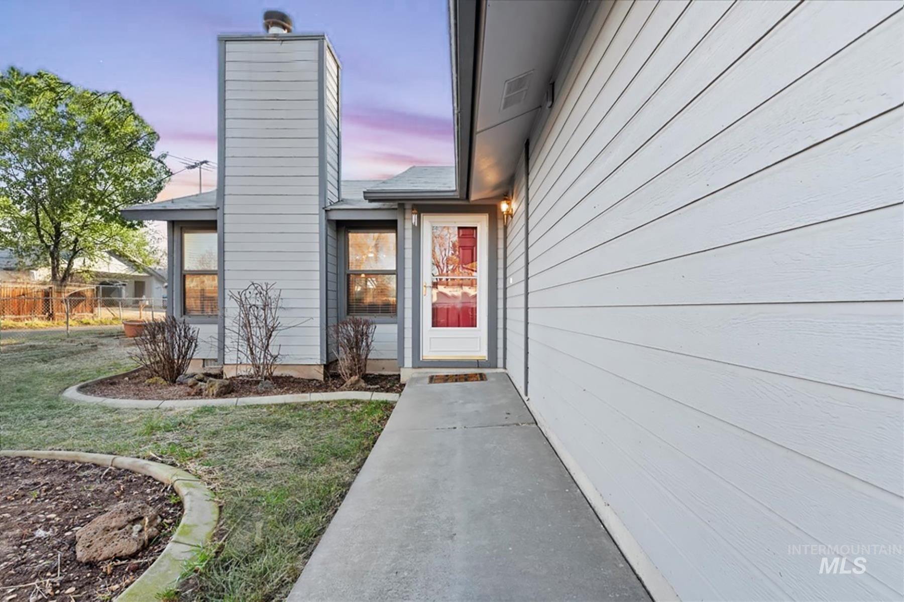 488 North Chambers Place Boise, ID 83706 - Photo 4 of 36