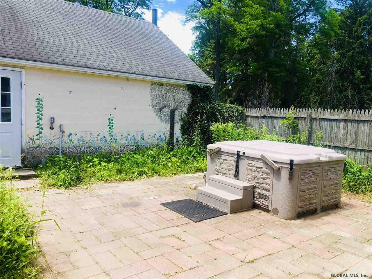 111 Gordon Road Rotterdam, NY 12306 - Photo 18 of 19 Photo 18