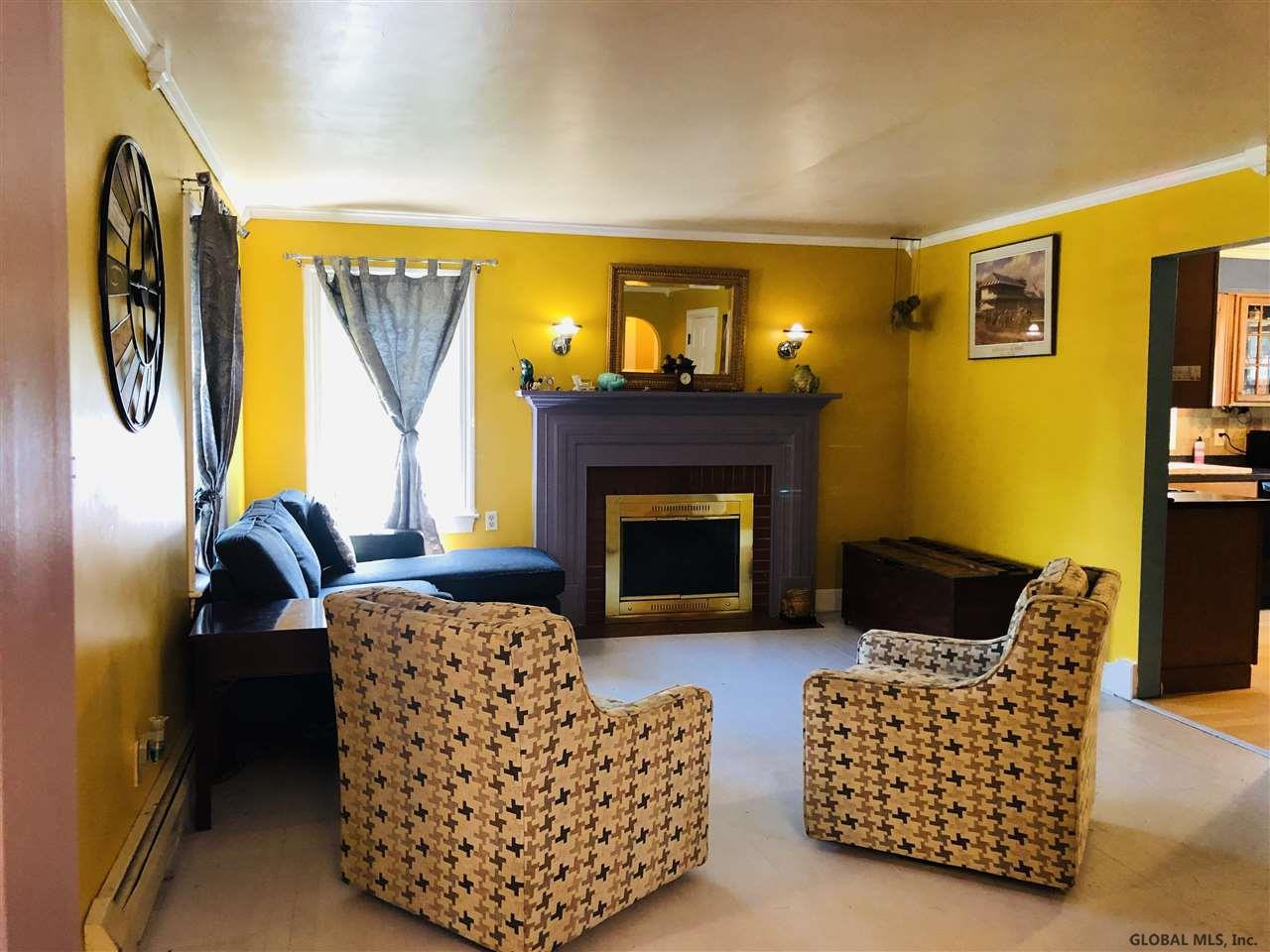 111 Gordon Road Rotterdam, NY 12306 - Photo 2 of 19 Photo 2