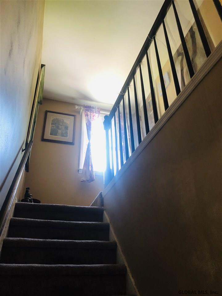 111 Gordon Road Rotterdam, NY 12306 - Photo 8 of 19 Photo 8