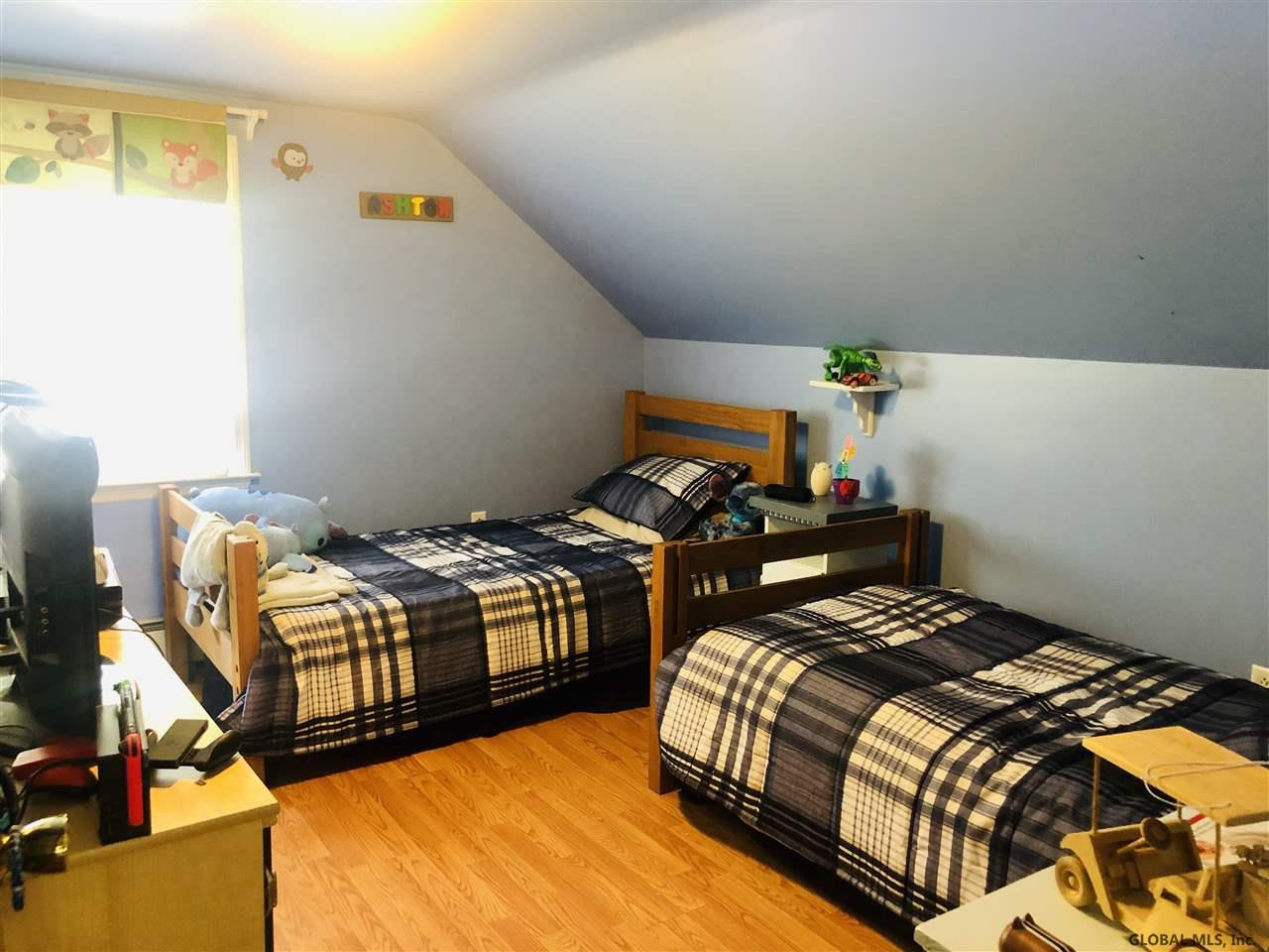111 Gordon Road Rotterdam, NY 12306 - Photo 9 of 19 Photo 9