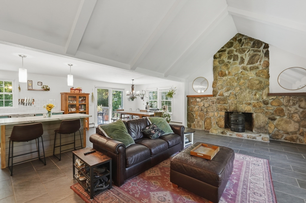 56 King Street Uxbridge, MA 01569 - Photo 3 of 35