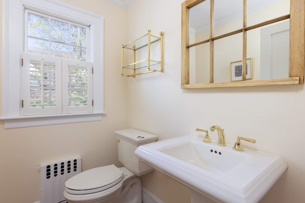 27 Laudholm Road Newton, MA 02458 - Photo 13 of 16