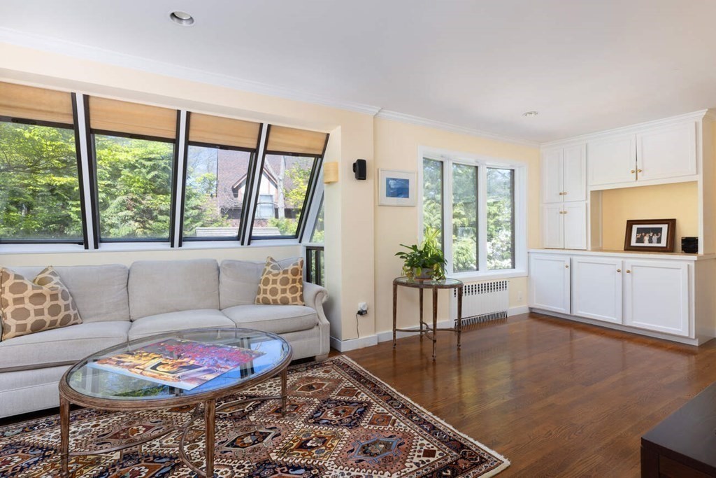 27 Laudholm Road Newton, MA 02458 - Photo 7 of 16