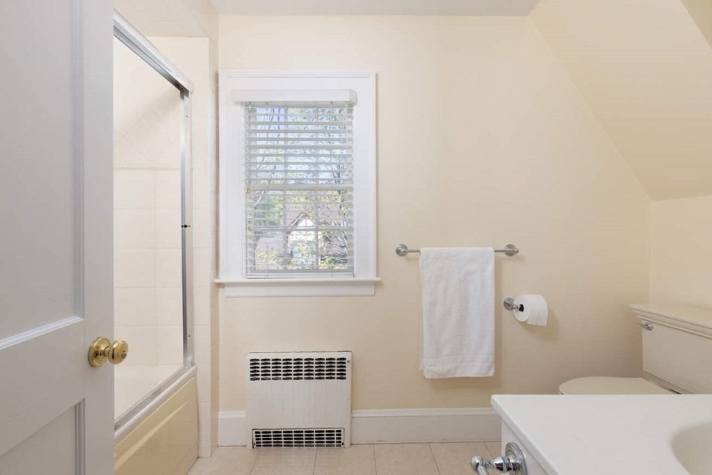 27 Laudholm Road Newton, MA 02458 - Photo 10 of 16