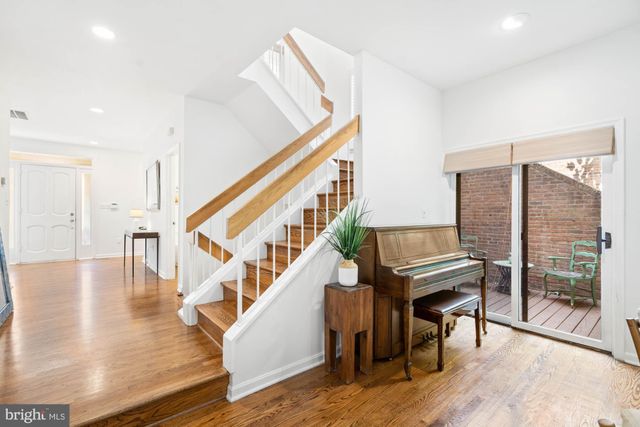 $1,250,000 | 6402 Goldleaf Drive, Bethesda, MD 20817