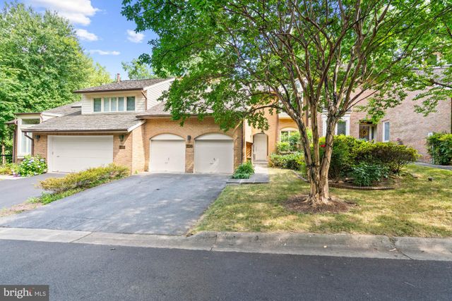 $1,250,000 | 6402 Goldleaf Drive, Bethesda, MD 20817