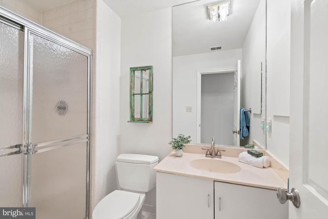 $1,250,000 | 6402 Goldleaf Drive, Bethesda, MD 20817