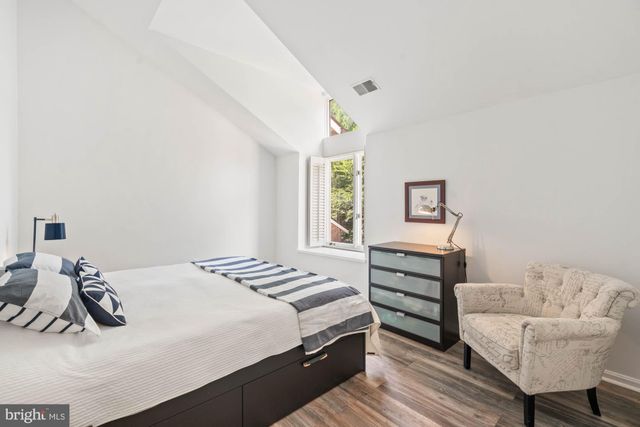 $1,250,000 | 6402 Goldleaf Drive, Bethesda, MD 20817