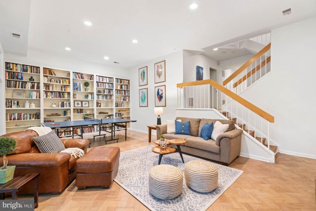 $1,250,000 | 6402 Goldleaf Drive, Bethesda, MD 20817