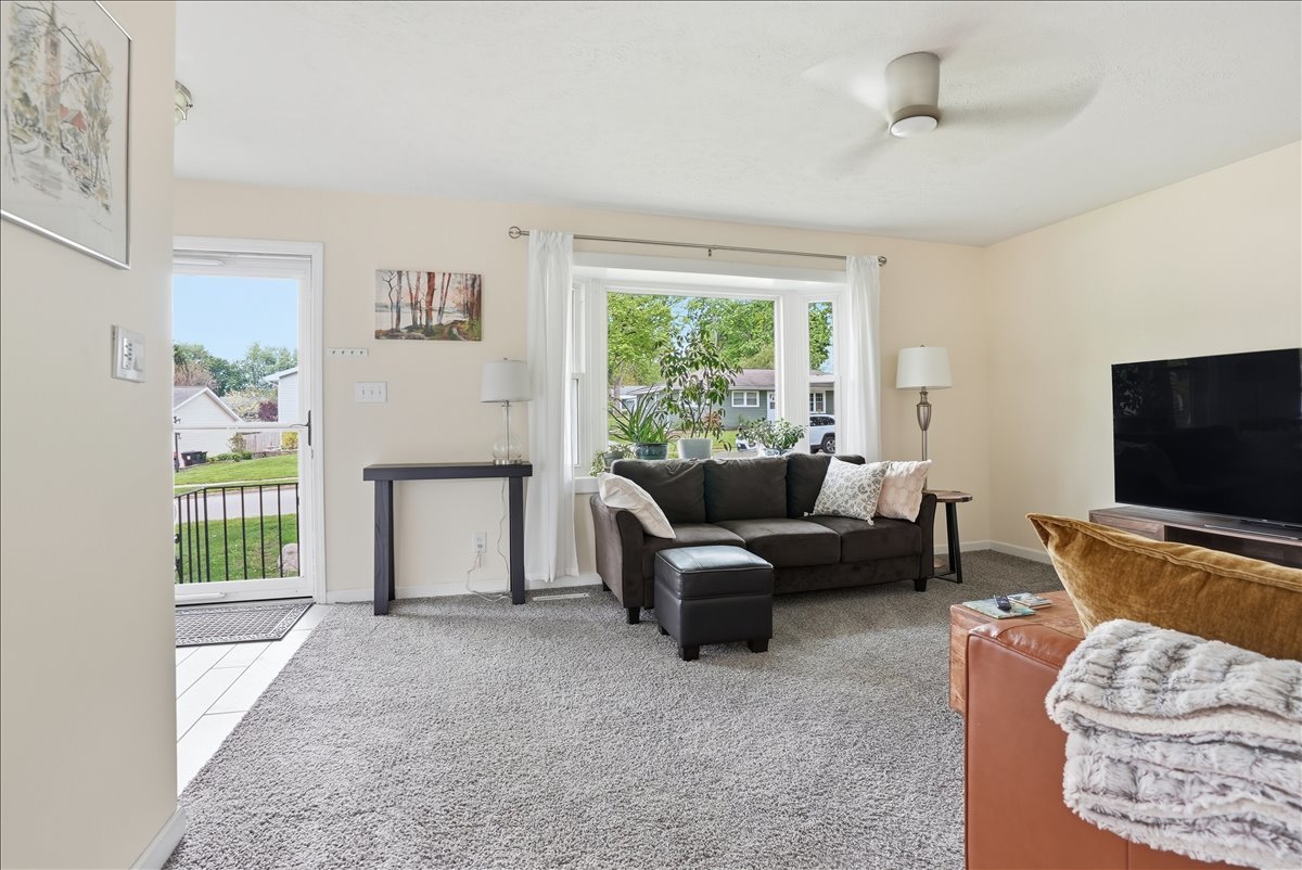 709 Kathleen Drive Normal, IL 61761 - Photo 6 of 41