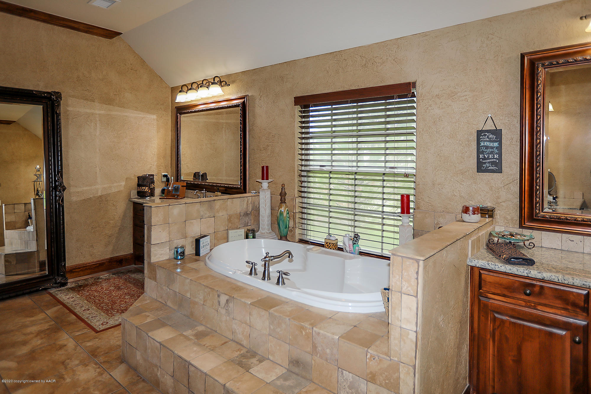 20011 Chaparral Road Canyon, TX 79015 - Photo 19 of 52 Master Bathtub