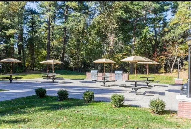 $2,950 | 5 Stonehill Drive, Unit 5J, Stoneham, MA 02180