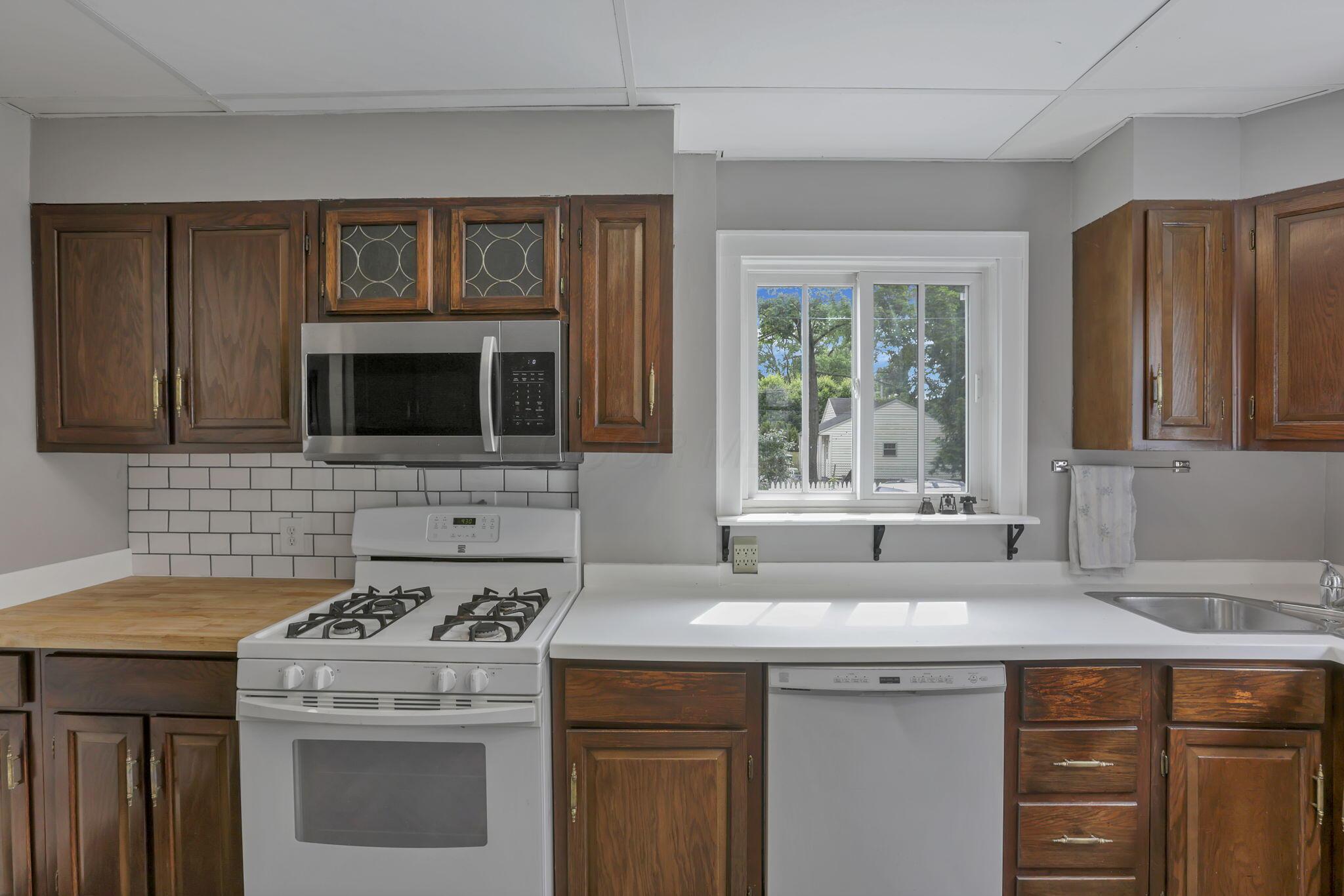 79 Westwood Road Columbus, OH 43214 - Photo 20 of 38 17-web-or-mls-4E7A8200