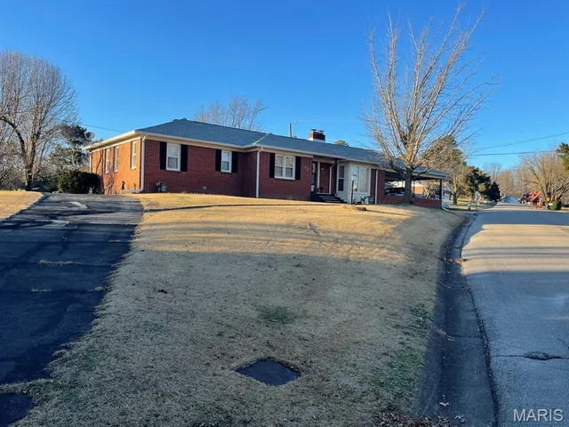 $185,900 | 32 Circle Drive, Dexter, MO 63841